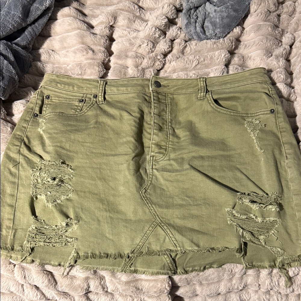 American Eagle Outfitters Green Distressed Mini Skirt